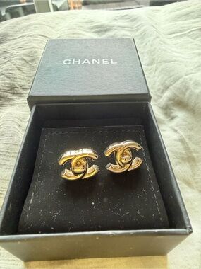 RARE CHANEL Gold Tone CC Lock Turnlock Earrings 2021 Collection 💛